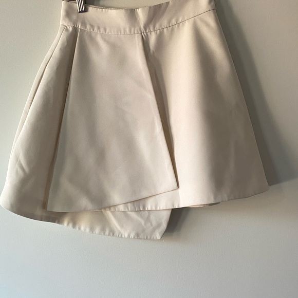 Asymmetrical White Formal Skirt - Picture 2 of 9